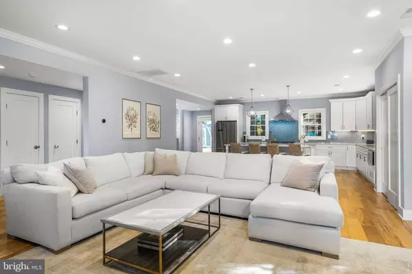 3209 NOTTAGE LN, Falls Church, VA 22042