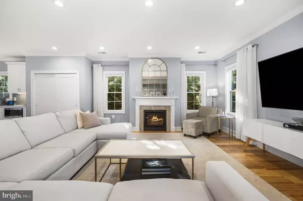 3209 NOTTAGE LN, Falls Church, VA 22042