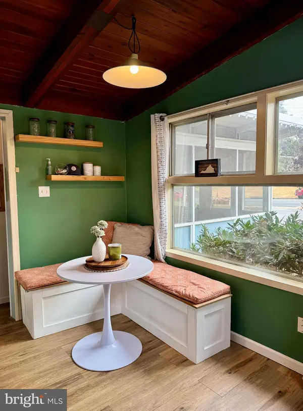 2906 PINE SPRING RD, Falls Church, VA 22042