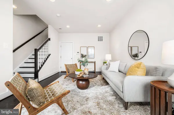 4973 LAKESIDE XING, Chantilly, VA 20151