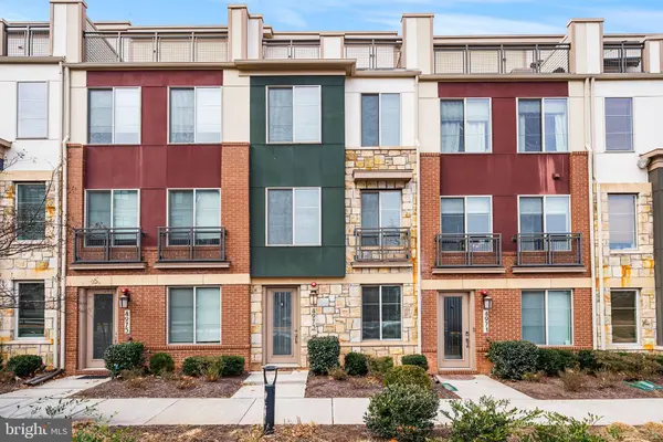 4973 LAKESIDE XING, Chantilly, VA 20151