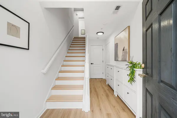 12180 ABINGTON HALL PL #207, Reston, VA 20190