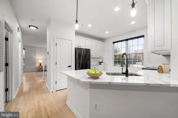 12180 ABINGTON HALL PL #207, Reston, VA 20190