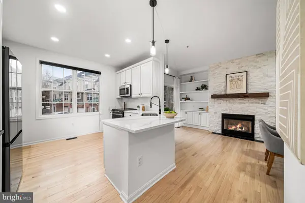 12180 ABINGTON HALL PL #207, Reston, VA 20190