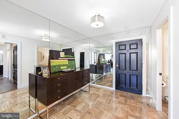 2700 VIRGINIA AVE NW #1109, Washington, DC 20037