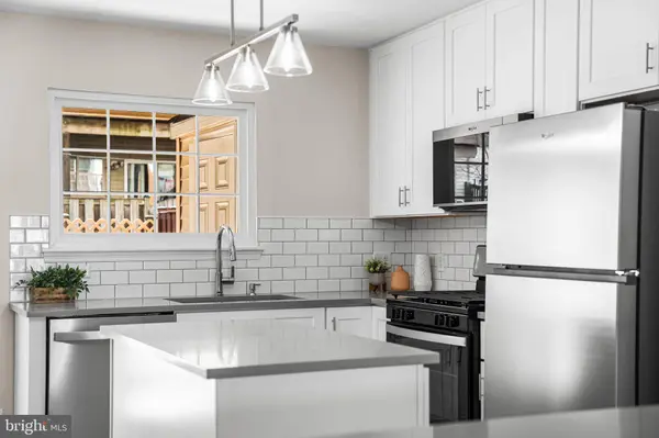 13109 SHADOWBROOK LN, Fairfax, VA 22033