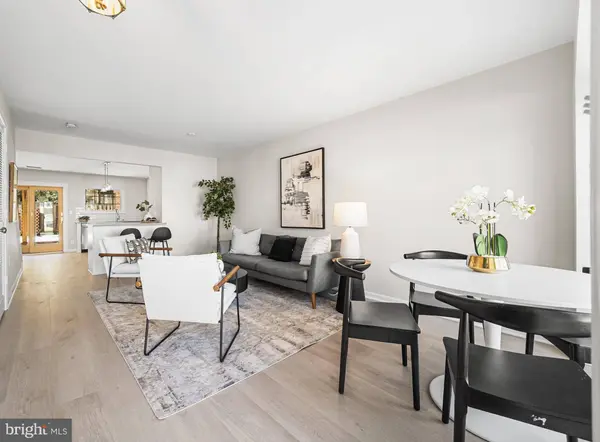 13109 SHADOWBROOK LN, Fairfax, VA 22033