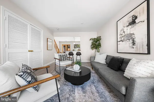 13109 SHADOWBROOK LN, Fairfax, VA 22033