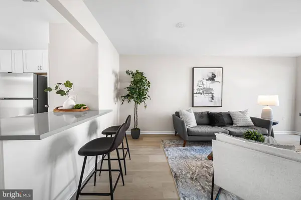 13109 SHADOWBROOK LN, Fairfax, VA 22033