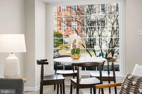 13109 SHADOWBROOK LN, Fairfax, VA 22033