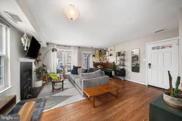 2594-H S H S ARLINGTON MILL DR 8 #8, Arlington, VA 22206