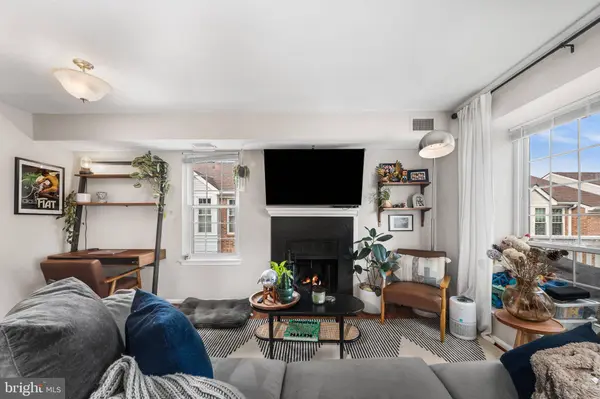 2594-H S H S ARLINGTON MILL DR 8 #8, Arlington, VA 22206