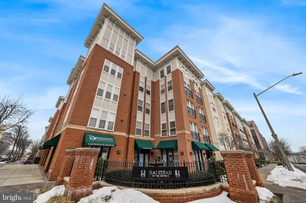 2665 PROSPERITY AVE #231, Fairfax, VA 22031