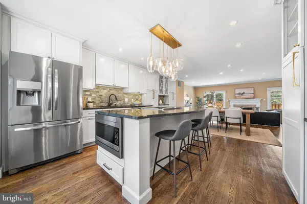 29 N OAKLAND ST, Arlington, VA 22203