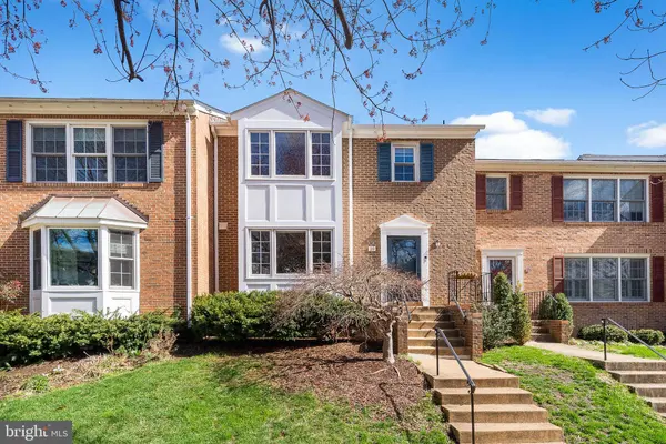 29 N OAKLAND ST, Arlington, VA 22203