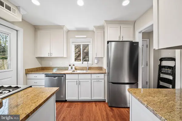 5873 BLAINE DR, Alexandria, VA 22303