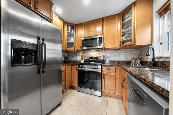 2253 ROANOKE DR, Alexandria, VA 22307