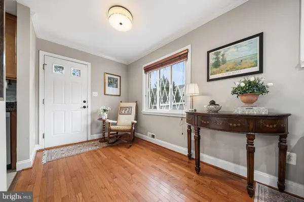 2253 ROANOKE DR, Alexandria, VA 22307