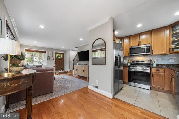 2253 ROANOKE DR, Alexandria, VA 22307