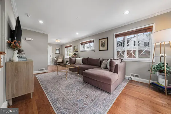 2253 ROANOKE DR, Alexandria, VA 22307