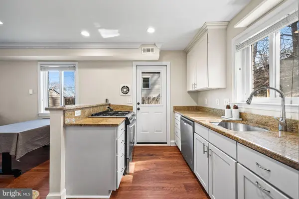 5873 BLAINE DR, Alexandria, VA 22303