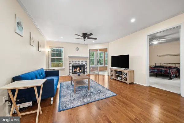 3309 WYNDHAM CIR #2171, Alexandria, VA 22302