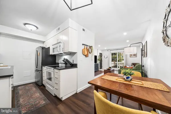 2717 S WALTER REED DR #A, Arlington, VA 22206