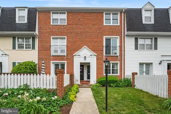 2717 S WALTER REED DR #A, Arlington, VA 22206