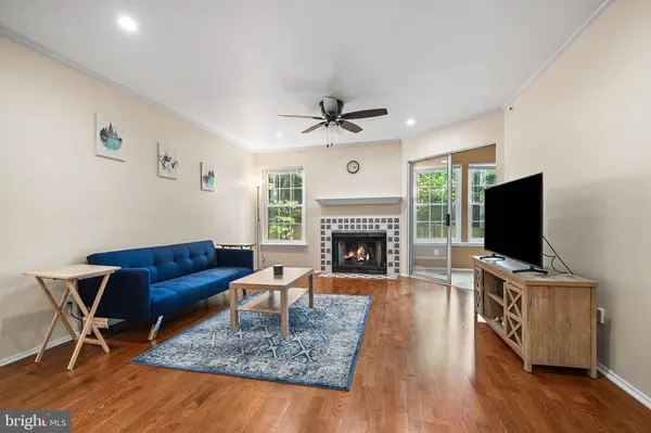 3309 WYNDHAM CIR #2171, Alexandria, VA 22302
