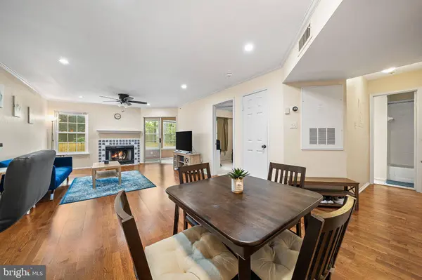3309 WYNDHAM CIR #2171, Alexandria, VA 22302