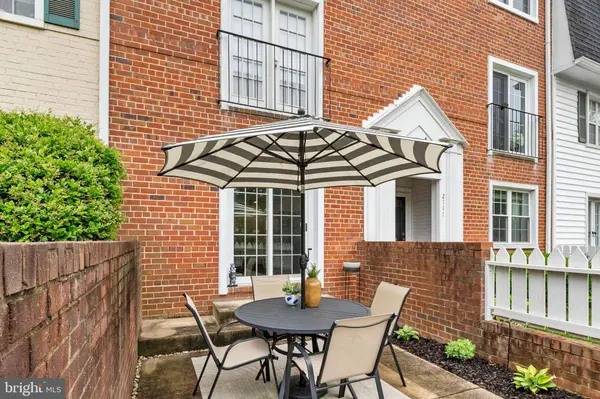 2717 S WALTER REED DR #A, Arlington, VA 22206