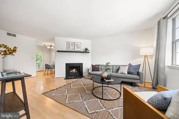 2850-C S WAKEFIELD ST #C, Arlington, VA 22206