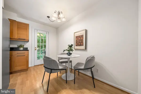 2850-C S WAKEFIELD ST #C, Arlington, VA 22206