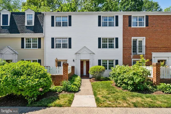 2850-C S WAKEFIELD ST #C, Arlington, VA 22206