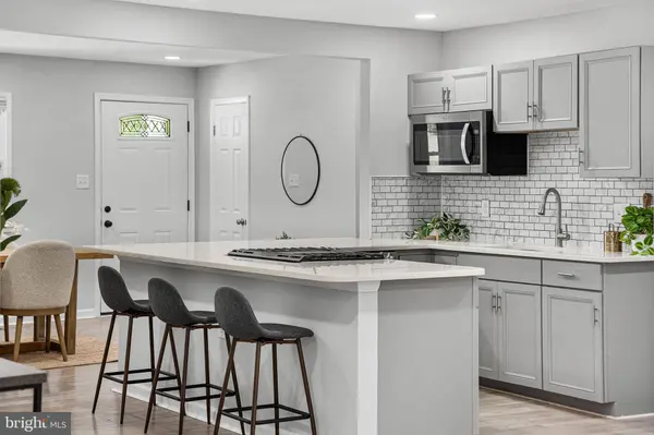 4543 EVANSDALE RD, Woodbridge, VA 22193