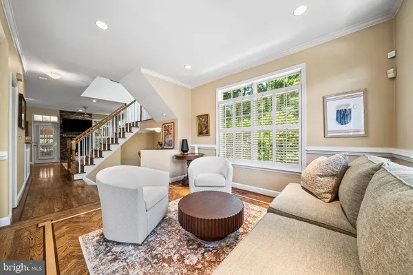 4648 LAMBERT DR, Alexandria, VA 22311