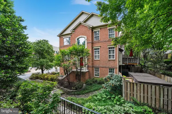 4648 LAMBERT DR, Alexandria, VA 22311