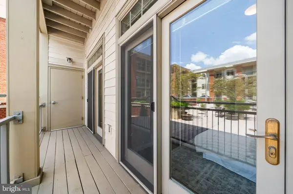 309 HOLLAND LN #103, Alexandria, VA 22314