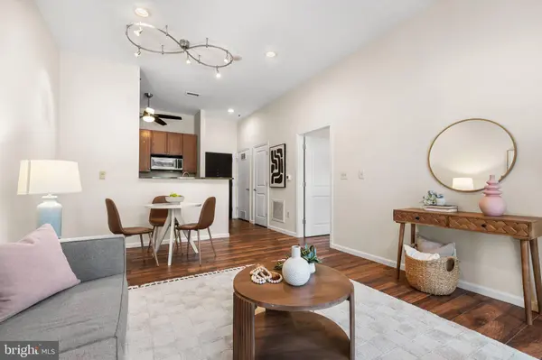 309 HOLLAND LN #103, Alexandria, VA 22314