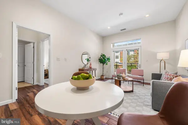 309 HOLLAND LN #103, Alexandria, VA 22314