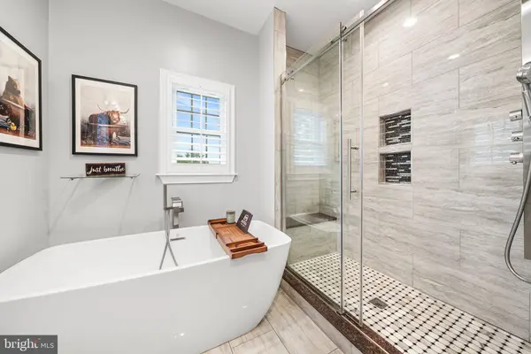 613 S BUCHANAN ST, Arlington, VA 22204