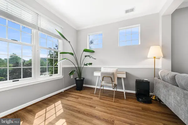 6491 CHEYENNE DR #301, Alexandria, VA 22312