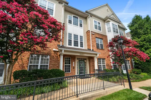 6491 CHEYENNE DR #301, Alexandria, VA 22312