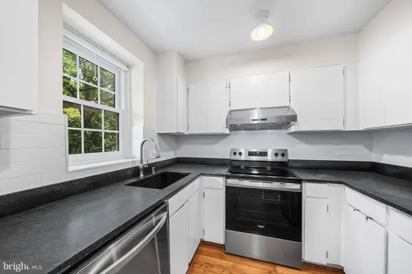 2916 S BUCHANAN ST #B1, Arlington, VA 22206