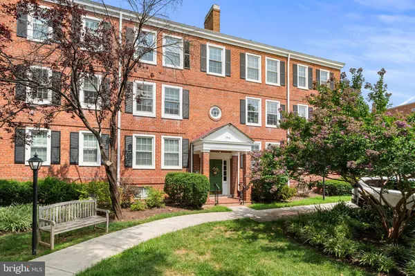 2916 S BUCHANAN ST #B1