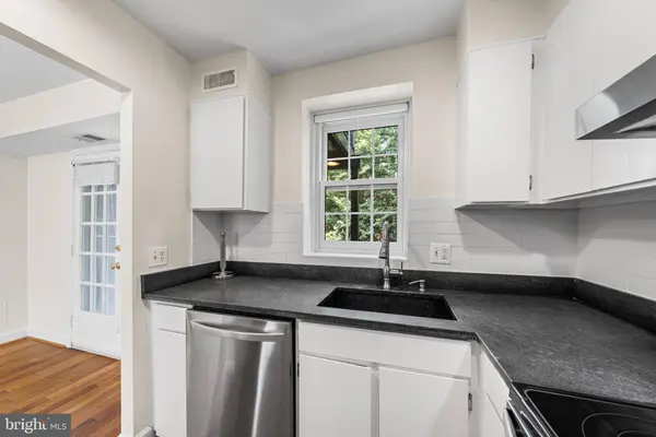 2916 S BUCHANAN ST #B1, Arlington, VA 22206