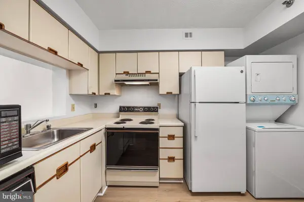 1805 CRYSTAL DR #315S, Arlington, VA 22202