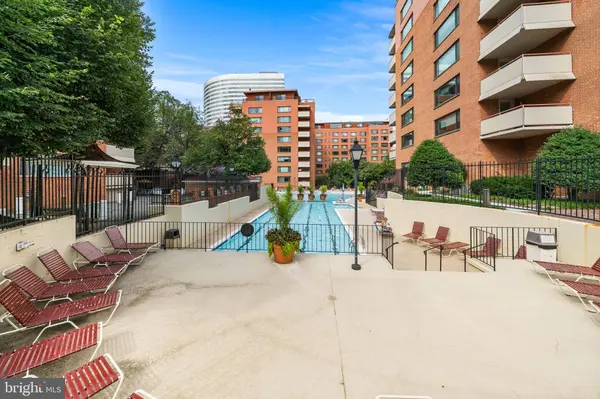 1121 ARLINGTON BLVD #534, Arlington, VA 22209
