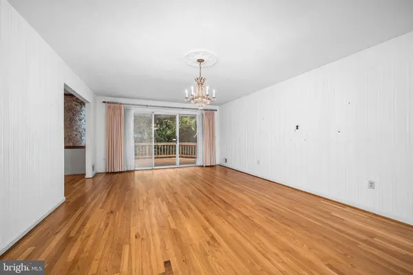 8114 LANGBROOK RD, Springfield, VA 22152