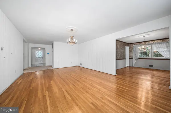 8114 LANGBROOK RD, Springfield, VA 22152